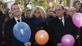 Emmanuel Macron, son épouse Brigitte et François Hollande.