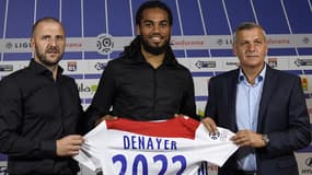 Jason Denayer entouré de Florian Maurice et Bruno Genesio