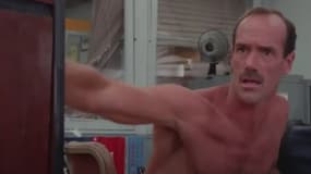 Michael Newman dans un épisode de la série" Alerte à Malibu".