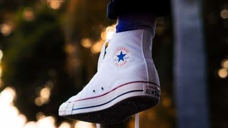 Cette paire de Converse renommée est à prix dingue mais pour combien de temps ?