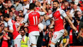 Mesut Özil et Olivier Giroud