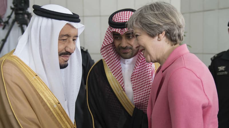 Theresa May et le roi d'Arabie Saoudite le 5 avril 2017 à Riyad