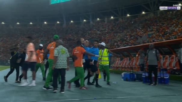 Fin de match tendue lors de Mali-Côte d'Ivoire, le 3 février 2024. Fin de match tendue lors de Mali-Côte d'Ivoire, le 3 février 2024.