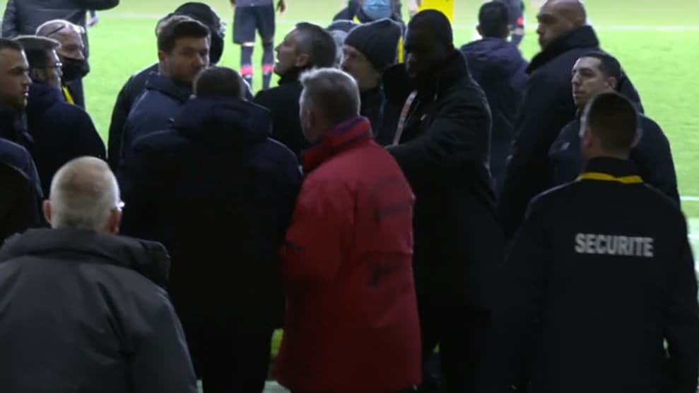 Olivier Létang descendu près de la zone technique lors de Nantes-Lille, le 19 mars 2022 Olivier Létang descendu près de la zone technique lors de Nantes-Lille, le 19 mars 2022
