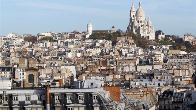 L'association Droit au logement (DAL) a manifesté lundi à Paris au lendemain de la fin de la trêve hivernale pour réclamer un moratoire sur les expulsions locatives qui risquent de mettre plusieurs milliers de personnes à la rue. /Photo d'archives/REUTERS