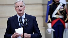 Le Premier ministre Michel Barnier le 6 septembre 2024 à Matignon lors de la passation de pouvoir avec Gabriel Attal 