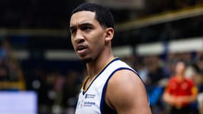 Tremont Waters avec les Mets 92 en 2022-2023