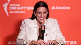 Caitlin Clark, le 15 avril 2024 lors de la draft WNBA