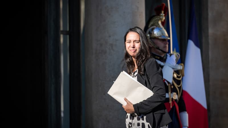 Naïma Moutchou est nommée à 44 ans ministre de la Transformation et de la Fonction publique, de l’IA et du Numérique.