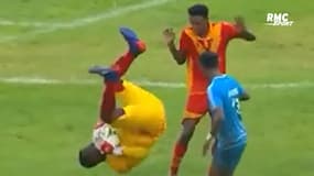 Football : L'improbable combo salto avant-tacle à la gorge d'un gardien en Ethiopie