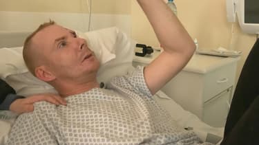 Manuel à l'hôpital.