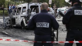 Le 8 octobre 2016, deux véhicules de police étaient pris d'assaut par un groupe d'individus cagoulés et munis de 13 cocktails Molotov.