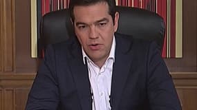 Le Premier ministre grec Alexis Tsipras lors d'une interview à la télévision publique grecque 