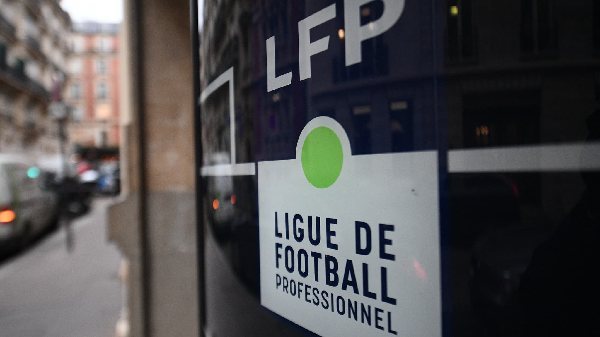 the worrying observation of the DNCG, with a net loss of 250 million euros for French clubs