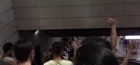 Après le match, dans le métro à Lyon, la Marseillaise - Témoins BFMTV