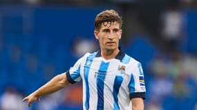 Le défenseur de la Real Sociedad Aihen Munoz face au Bayer Leverkusen