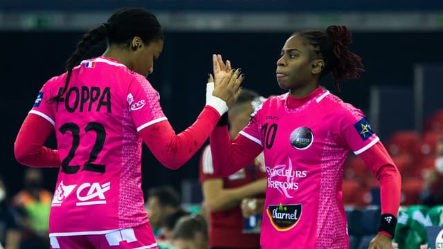 Coralie Gladys Lassource et Pauletta Foppa (Brest)