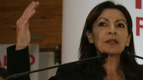 La candidate socialiste à la présidentielle, Anne Hidalgo, le 6 novembre 2021 en Corrèze, dans le centre de la France