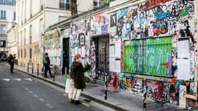 Façade de la maison de Serge Gainsbourg, le 2 mars 2021 rue de Verneuil à Paris, 30 ans après sa mort