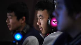 Des étudiants chinois participant à une classe de eSport dans la ville de Jinan, le 29 janvier 2018