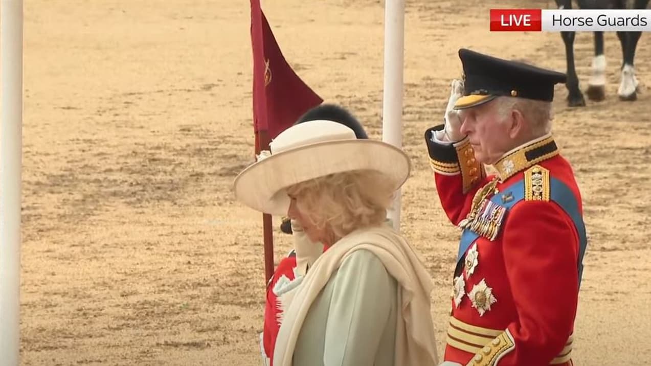 Le roi Charles III aux côtés de Camille durant Trooping the Colour, le 15 juin 2024