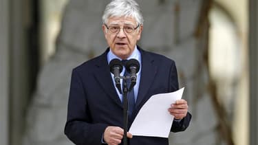 Quatre nouveaux ministres ont fait leur entrée jeudi au gouvernement français, où le périmètre de certains ministères a été revu et des changements effectués avec notamment l'attribution du Commerce extérieur à Nicole Bricq et la nomination de Delphine Ba