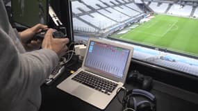 Comment sont gérés les sons des chants de supporters au Vélodrome?