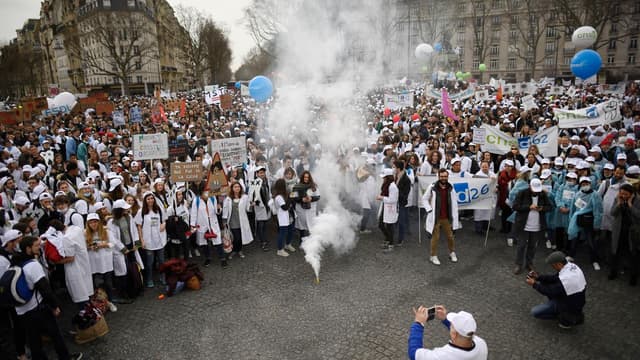 Plusieurs milliers de chirurgiens-dentistes se sont réunis à Paris