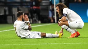 Jonathan Clauss blessé avec Mattéo Guendouzi lors de OM-Sporting
