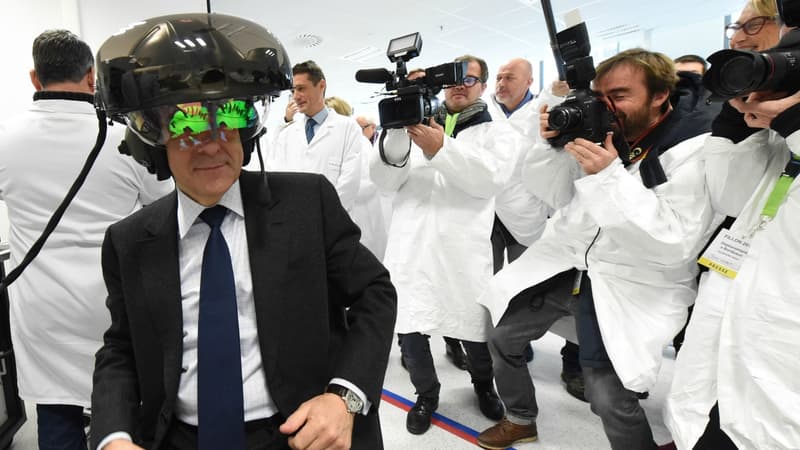 François Fillon dans les locaux de Thales à Mérignac le 25 janvier 2017.