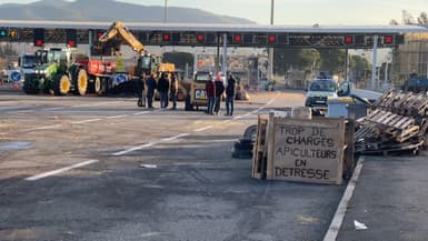 Les agriculteurs ont levé ce vendredi 2 février 2024 le blocage du péage du Capitou sur l'autoroute A8