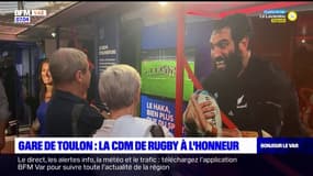 Toulon: un train aux couleurs de la Coupe du monde de rugby fait escale à la gare