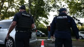Officiers de police à Sartrouville dans le nord de Paris, 2 septembre, 2025