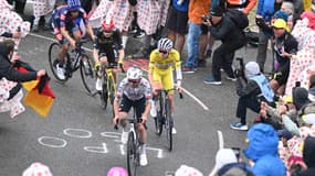 Adam Yates, Tadej Pogacar, Jonas Vingegaard et Oscar Onley dans la col de la Loze sur le Tour de France - le 24/07/2025