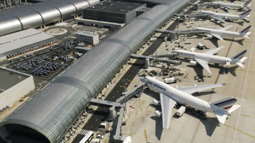 L'État s'apprête à privatiser Aéroports de Paris. 
