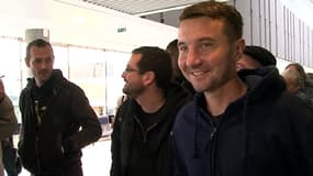 Olivier Besancenot et les postiers mis en cause à leur arrivée au tribunal de Nanterre, lors de leur premier procès en 2011.