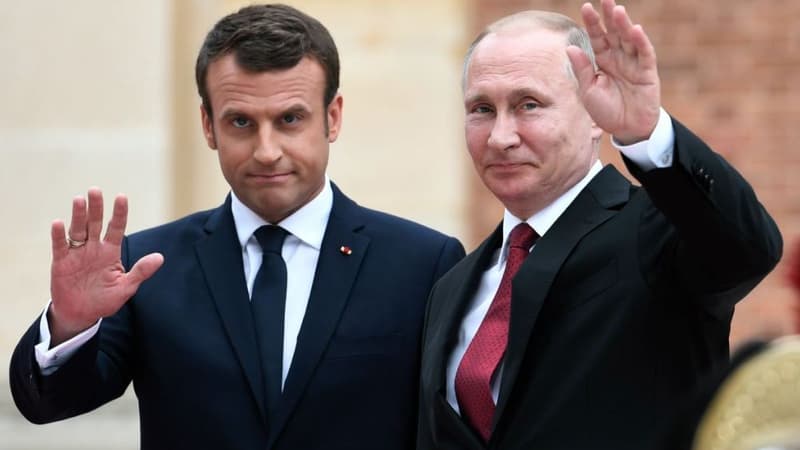 Emmanuel Macron et Vladimir Poutine le 29 mai 2017. - 