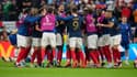 La joie des Français après leur victoire contre l'Angleterre (2-1) en quart de finale de la Coupe du monde, le 10 décembre 2022