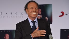 Julio Iglesias pendant la promotion de son album "Mexico" à Mexico, le 23 septembre 2015.