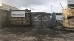 L'entrée du stade municipal de Neuville-sur-Saône, dans le Rhône. 