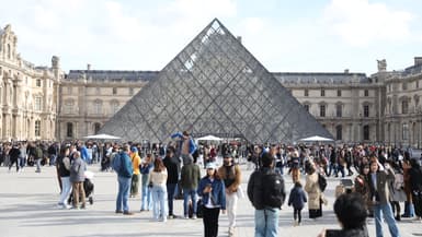 Le musée du Louvre, le 30 octobre 2025. 