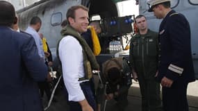 Emmanuel Macron avant son départ de Guadeloupe pour Saint-Martin, en hélicoptère 