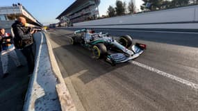 La Mercedes de Lewis Hamilton lors des essais hivernaux de Formule 1, à Barcelone le 20 décembre 2020