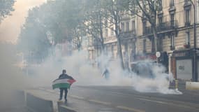 Un manifestant pro-palestinien à Paris, le 15 mai 2021