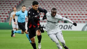 Danilo (Nice) contre le Bayer