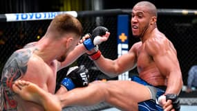 Ciryl Gane lors de son combat contre Alexander Volkov