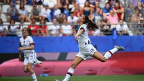 Alex Morgan, star des Etats-Unis, tentera avec ses coéquipières  de venir à bout de la France en quarts de finale. 