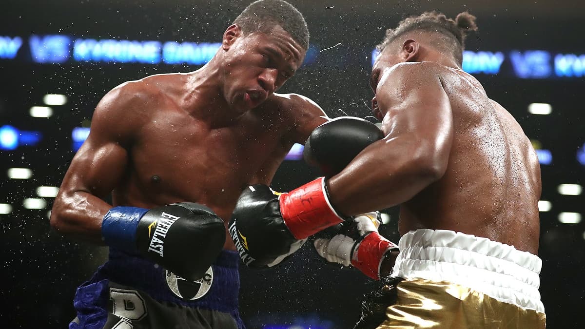 Patrick Day (à gauche) lors de sa victoire sur Kyrone Davis en mars 2018