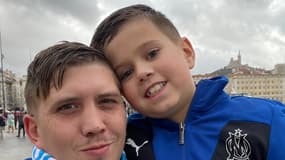 Le jeune Nathys et son papa.