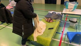 25 femmes sont accueillies dans un gymnase de Montreuil du 18 décembre au 1er janvier.
